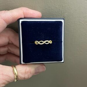 Gold toned Fashion Ring NWOT